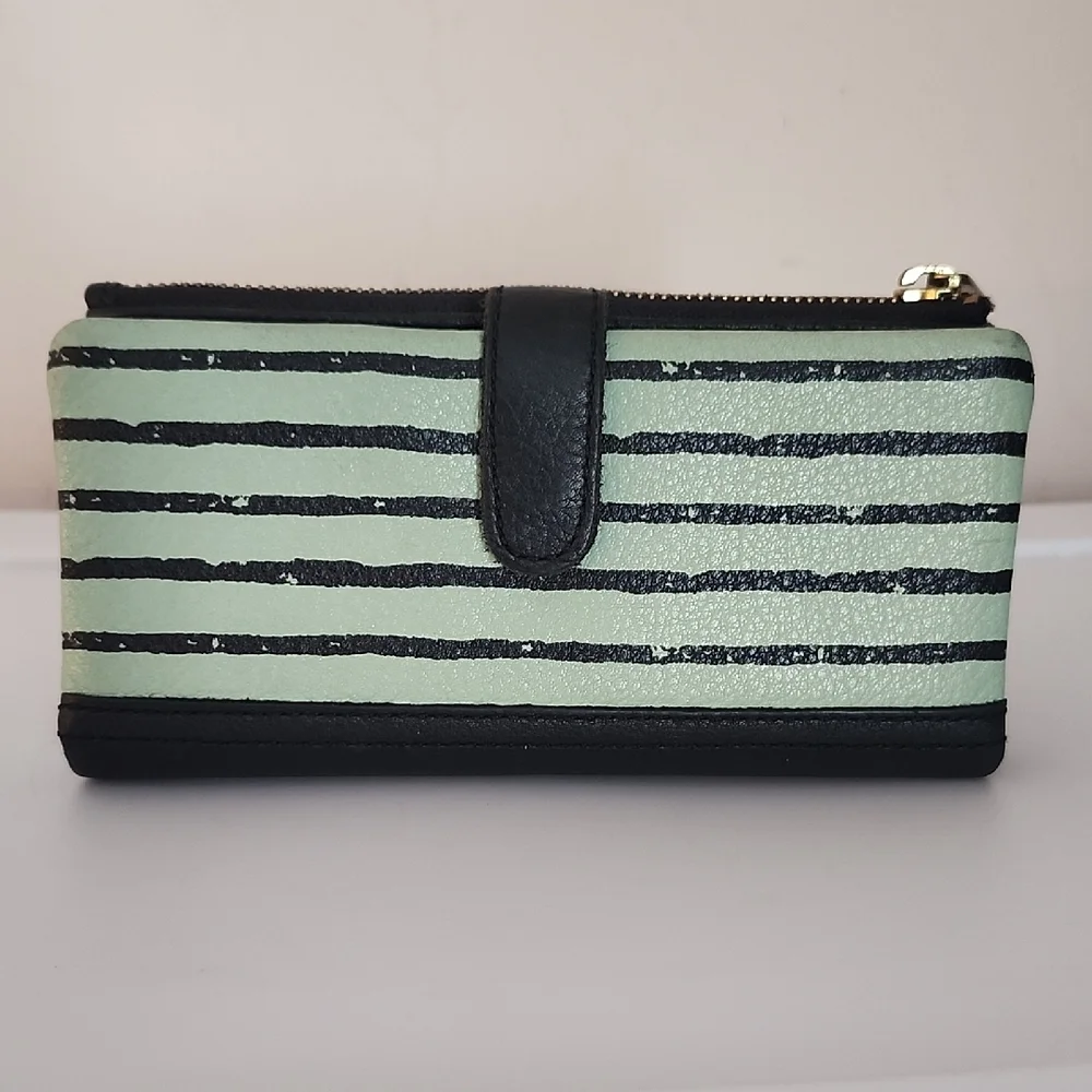Fossil Explorer Leather Crossbody w/Free Fossil Wallet